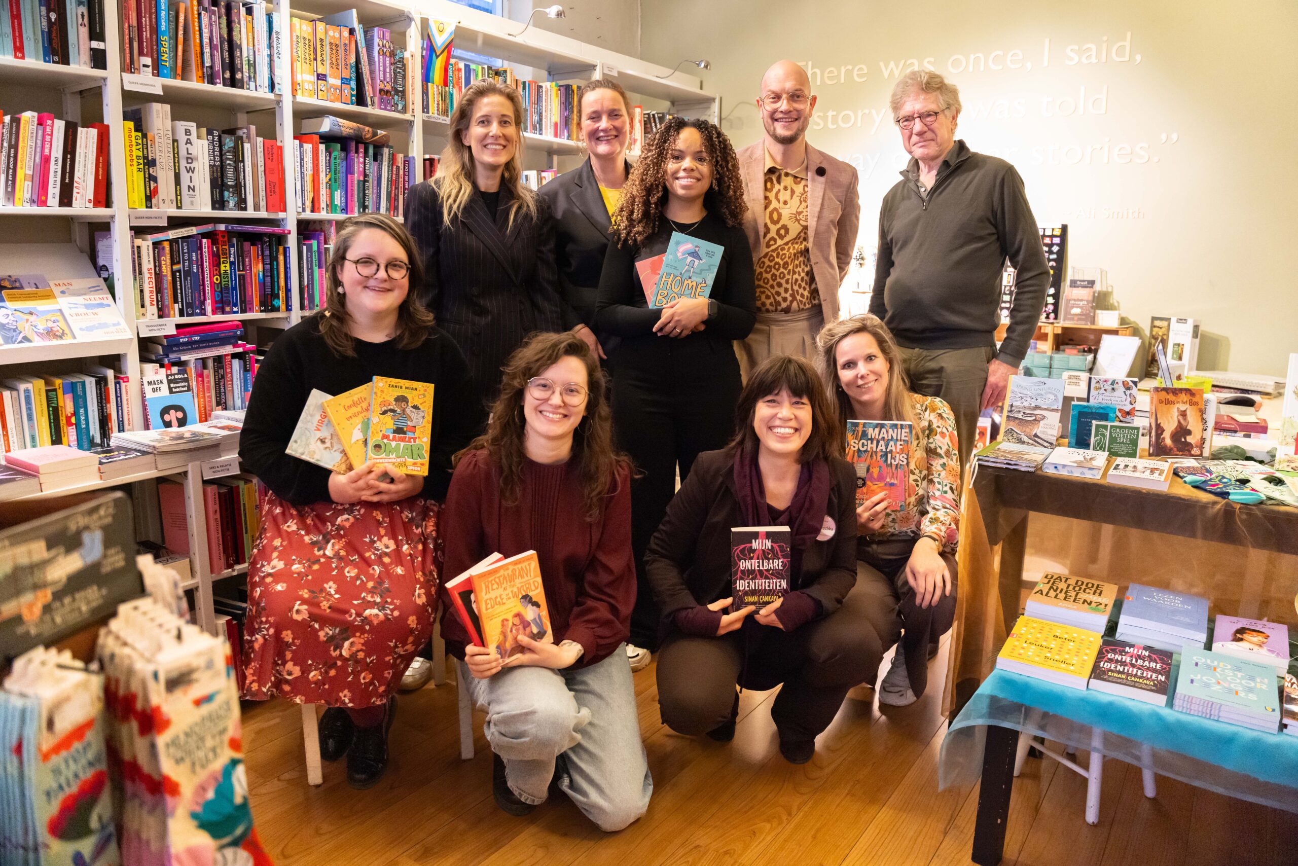 Volle boekenkasten in de Bibliotheek op school met Boekkracht
